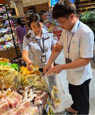 廣西興安縣市場(chǎng)監(jiān)管局開(kāi)展中秋月餅食品安全專(zhuān)項(xiàng)排查，保障節(jié)日期間食品銷(xiāo)售安全